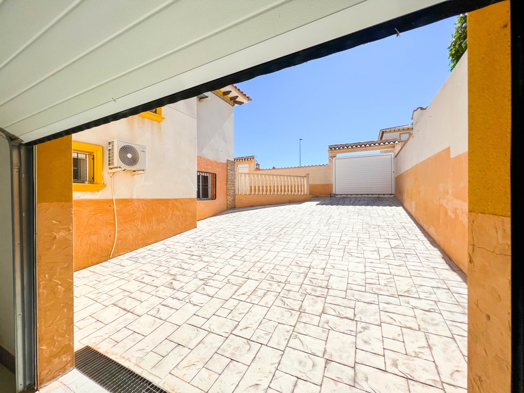 Villa for sale in Alicante 34