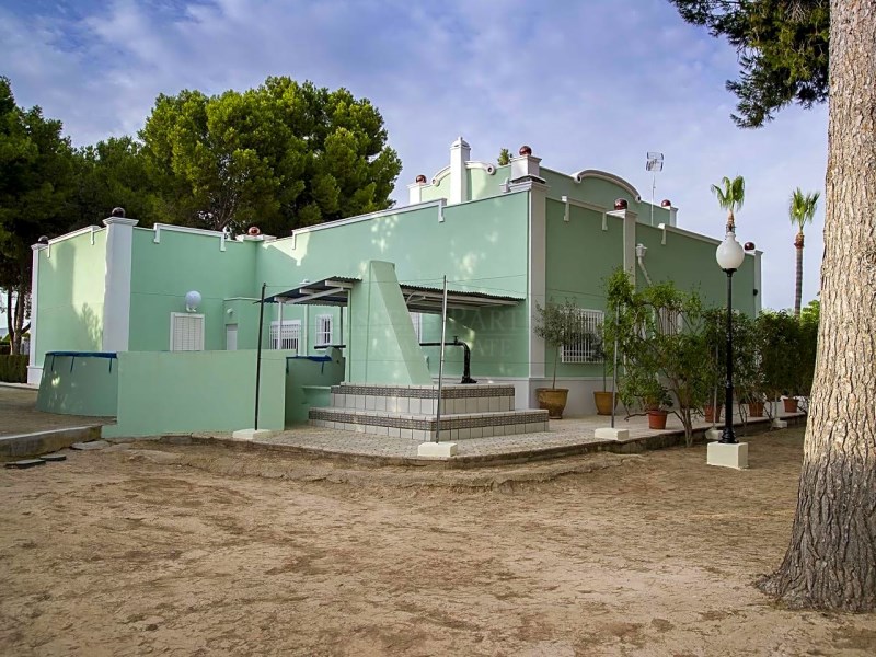 Villa te koop in Alicante 16