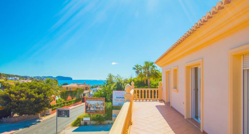 Villa for sale in Alicante 2