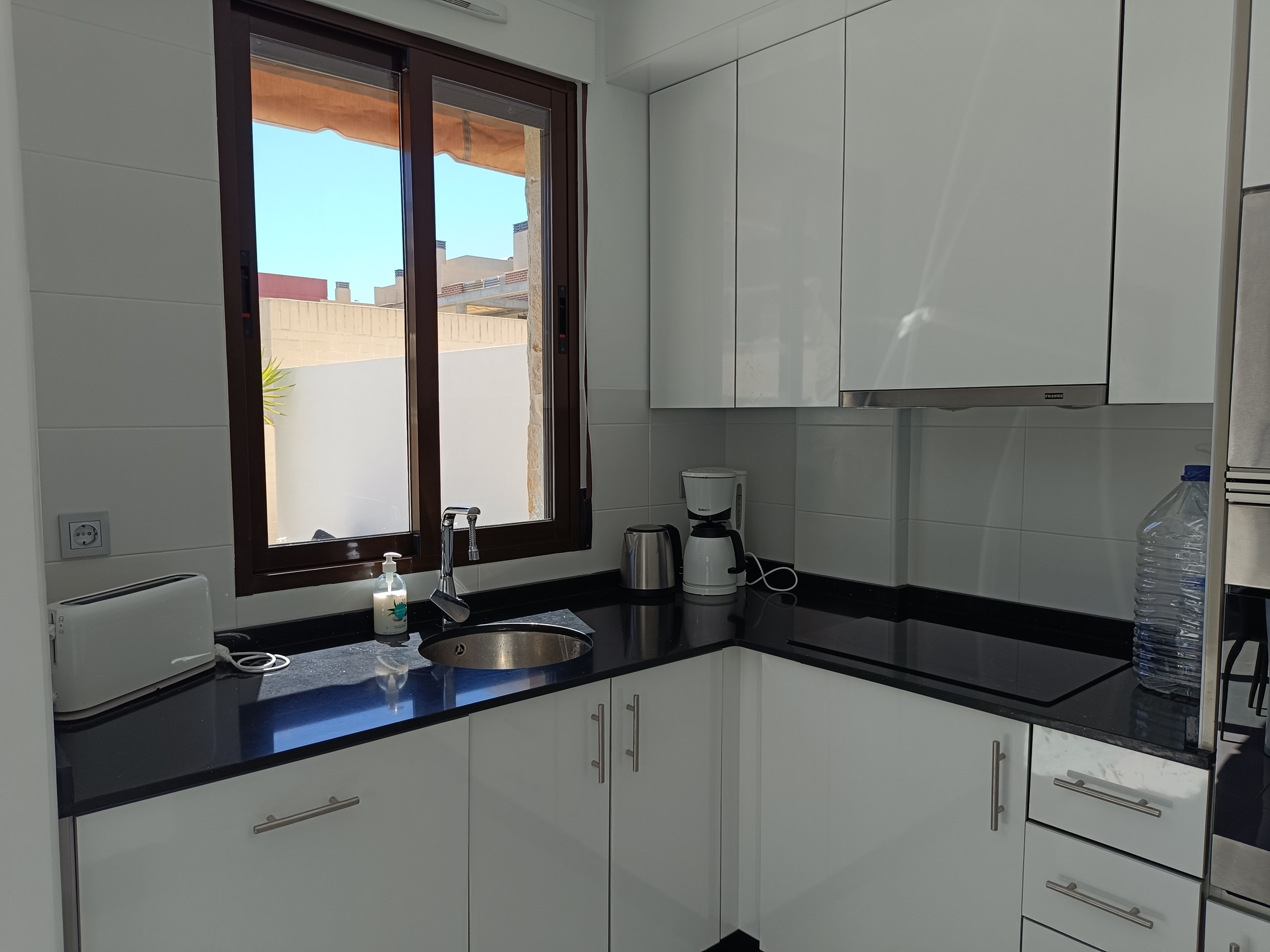 Adosada en venta en Alicante 11