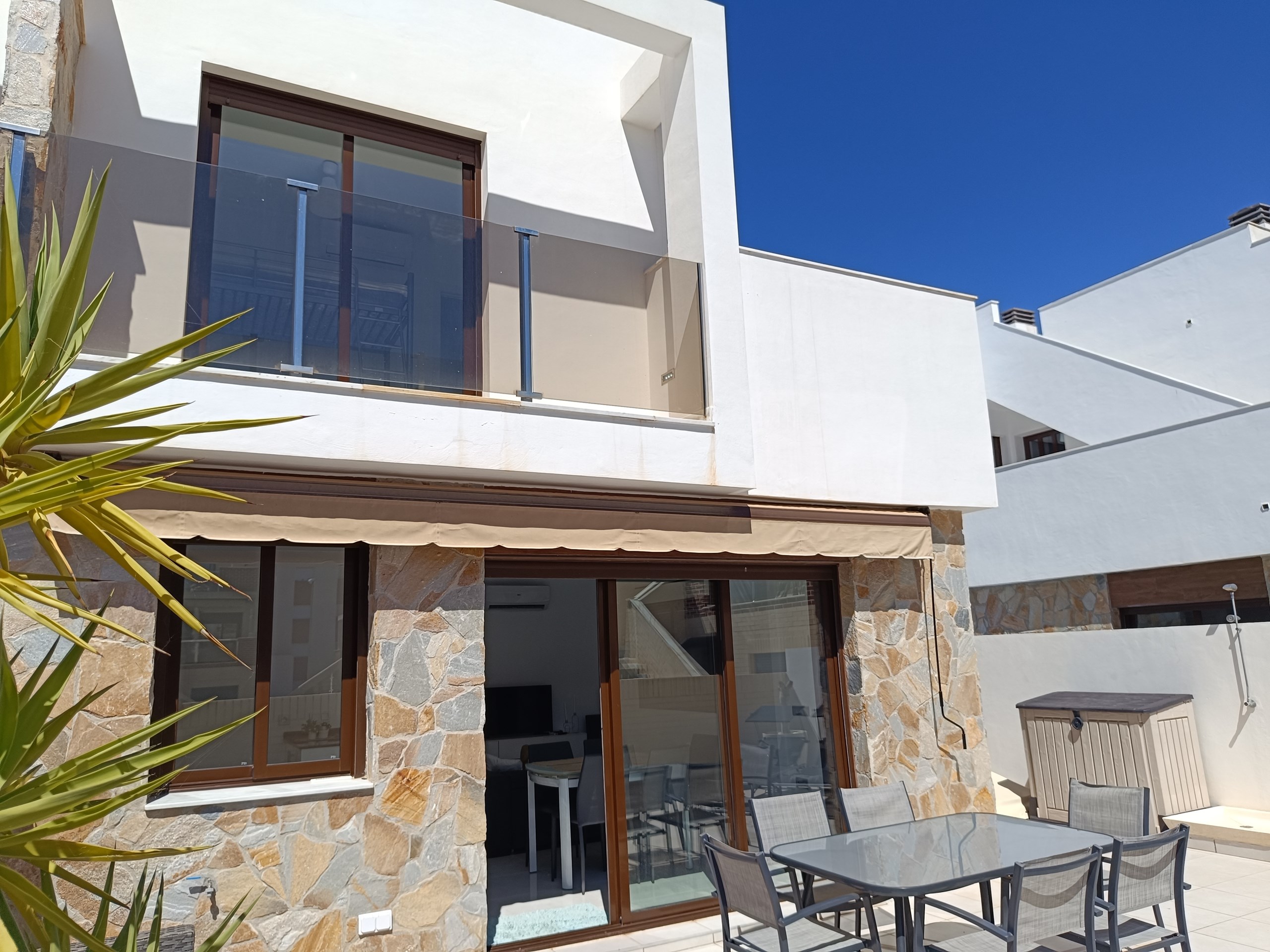 Townhouse te koop in Alicante 2