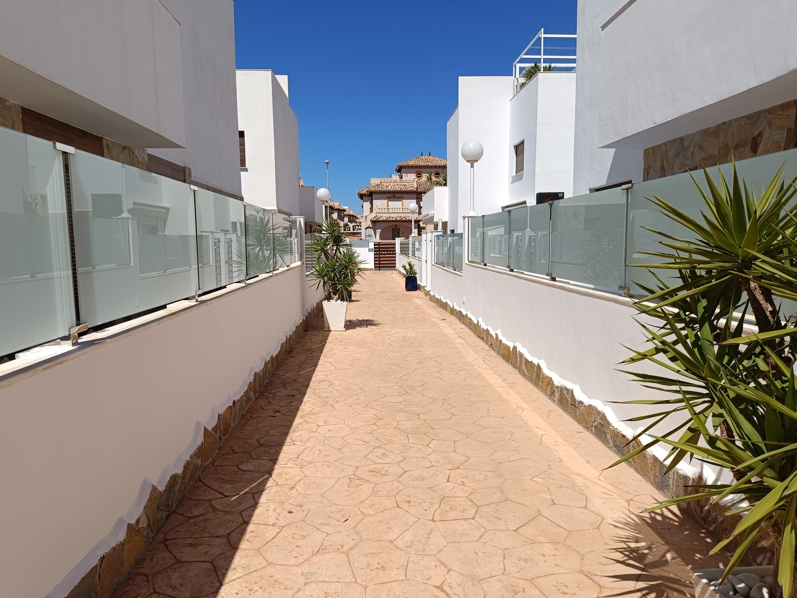 Townhouse te koop in Alicante 33