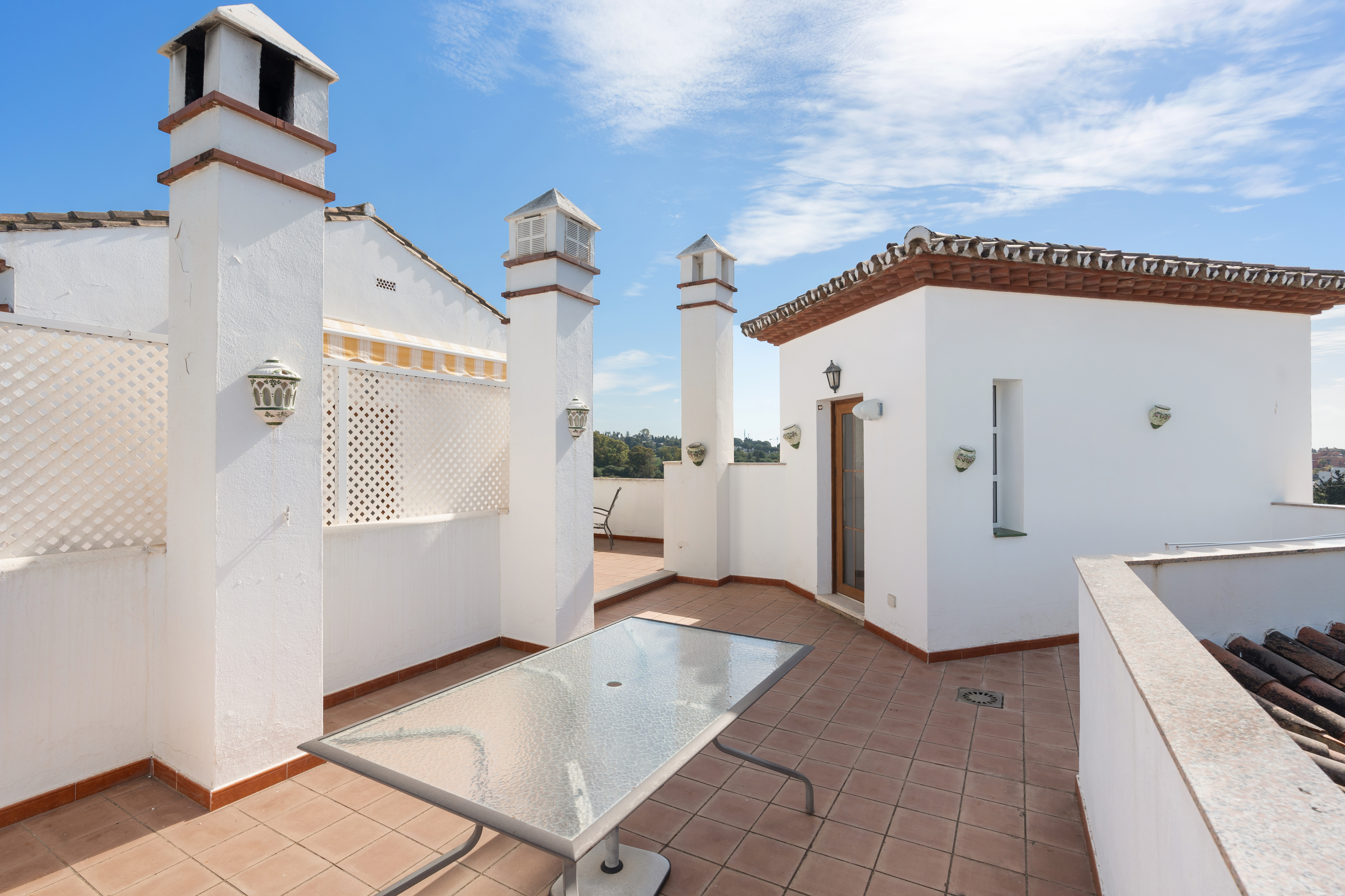 Adosada en venta en Estepona 25