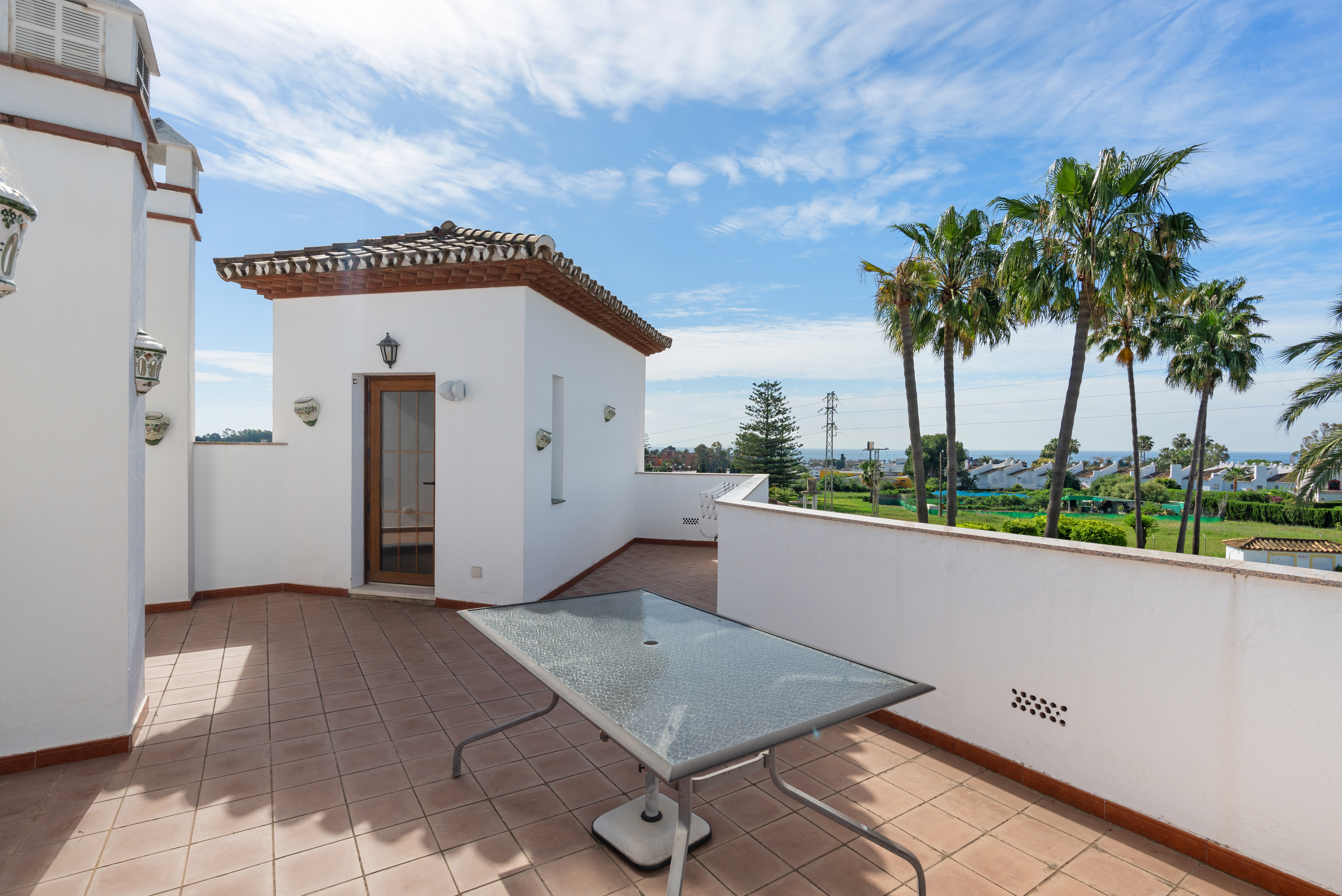 Adosada en venta en Estepona 26