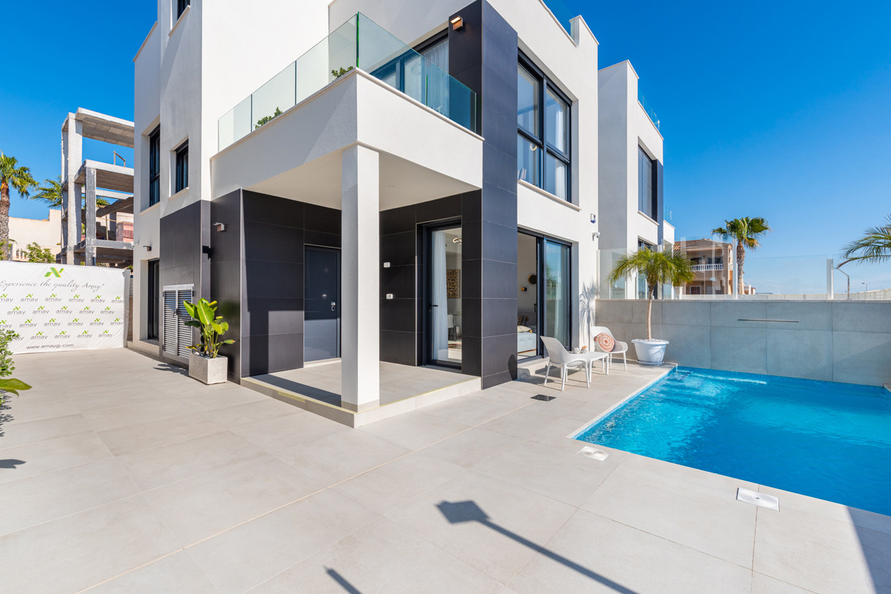 Villa for sale in Alicante 23