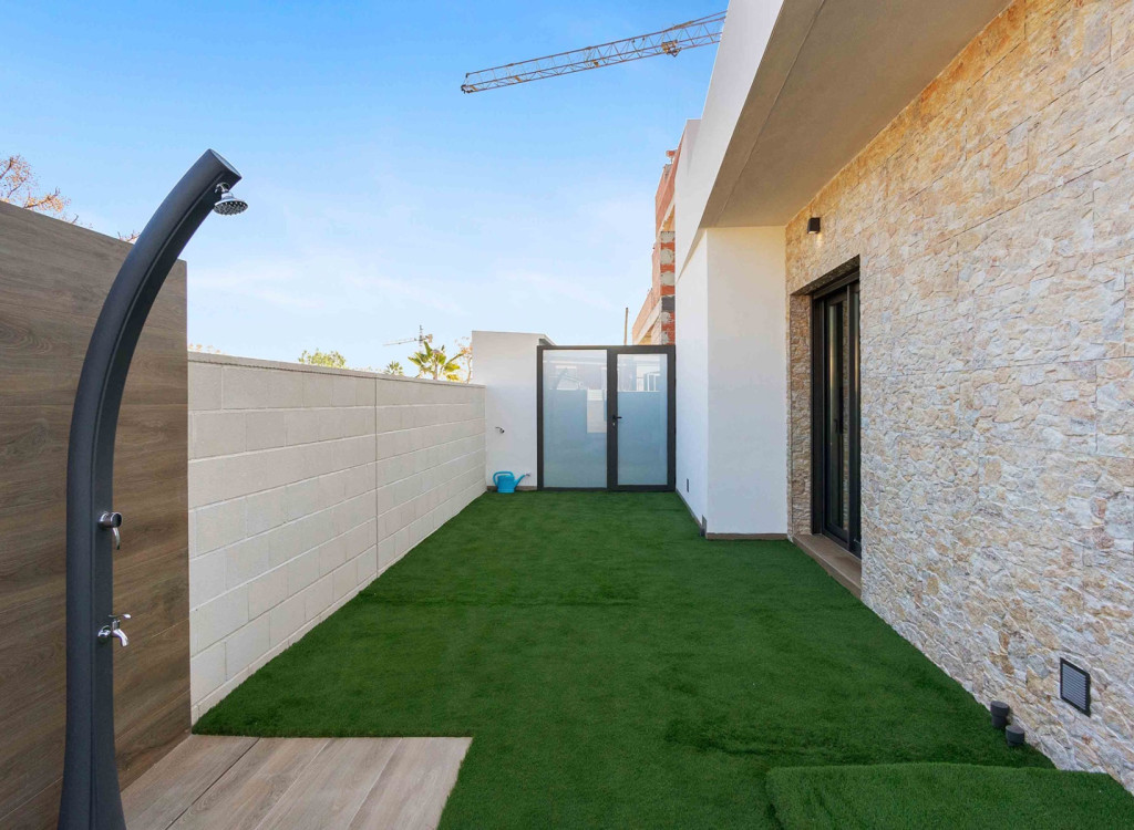 Townhouse te koop in Alicante 40