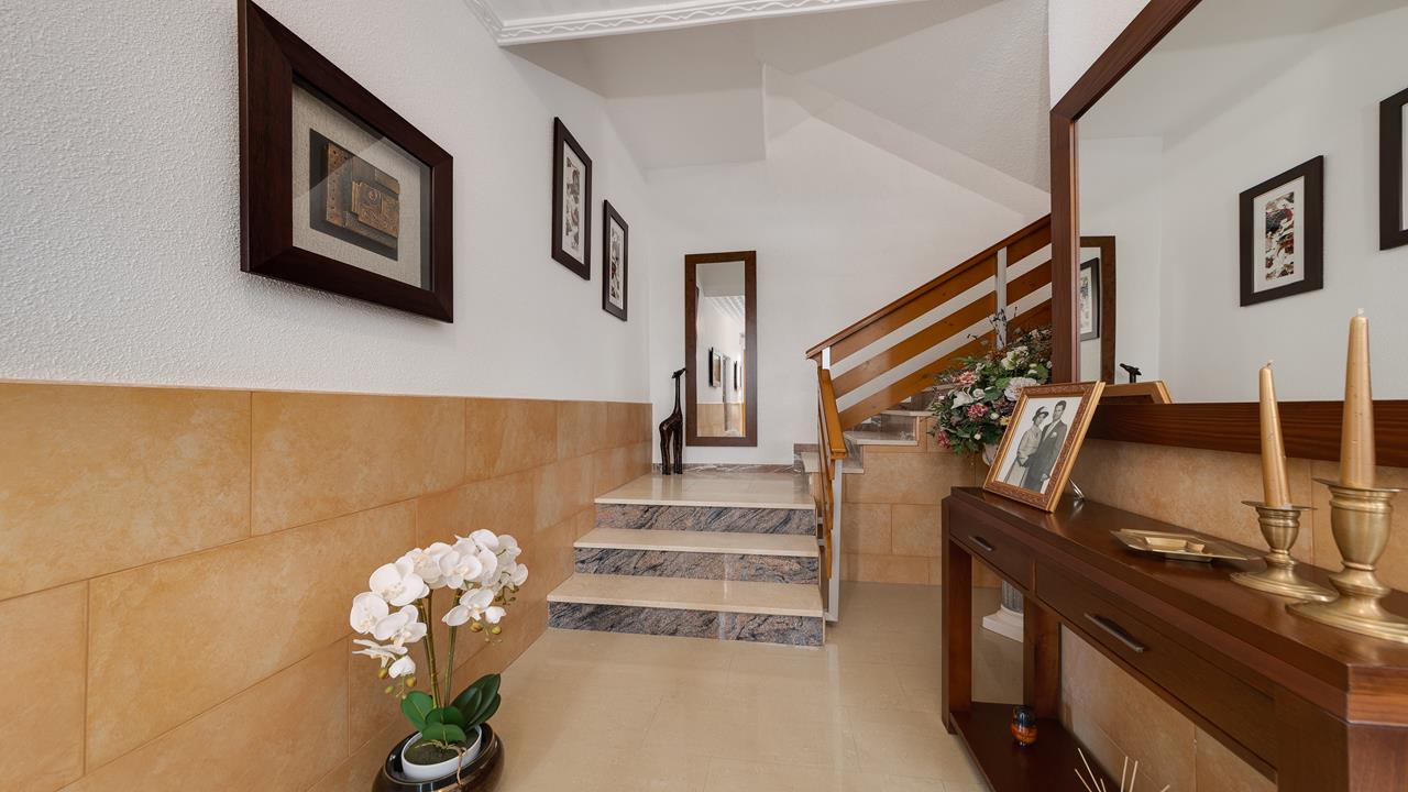 Villa for sale in Alicante 30