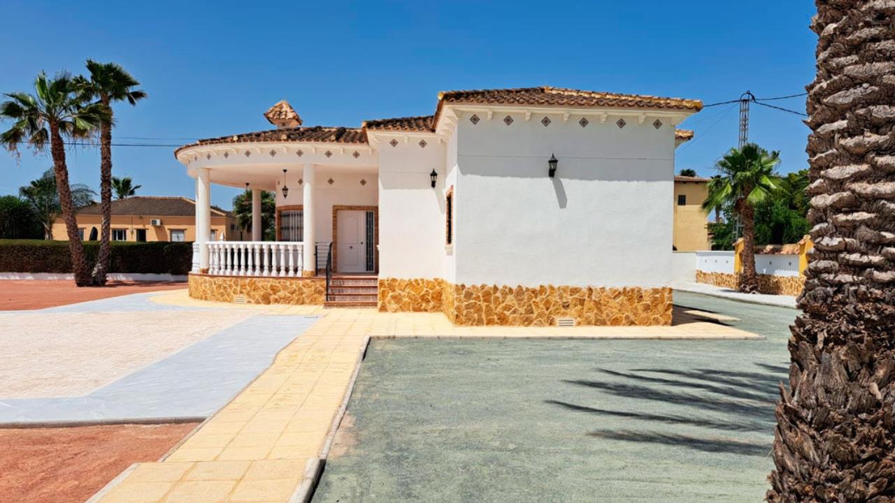 Villa for sale in Alicante 5