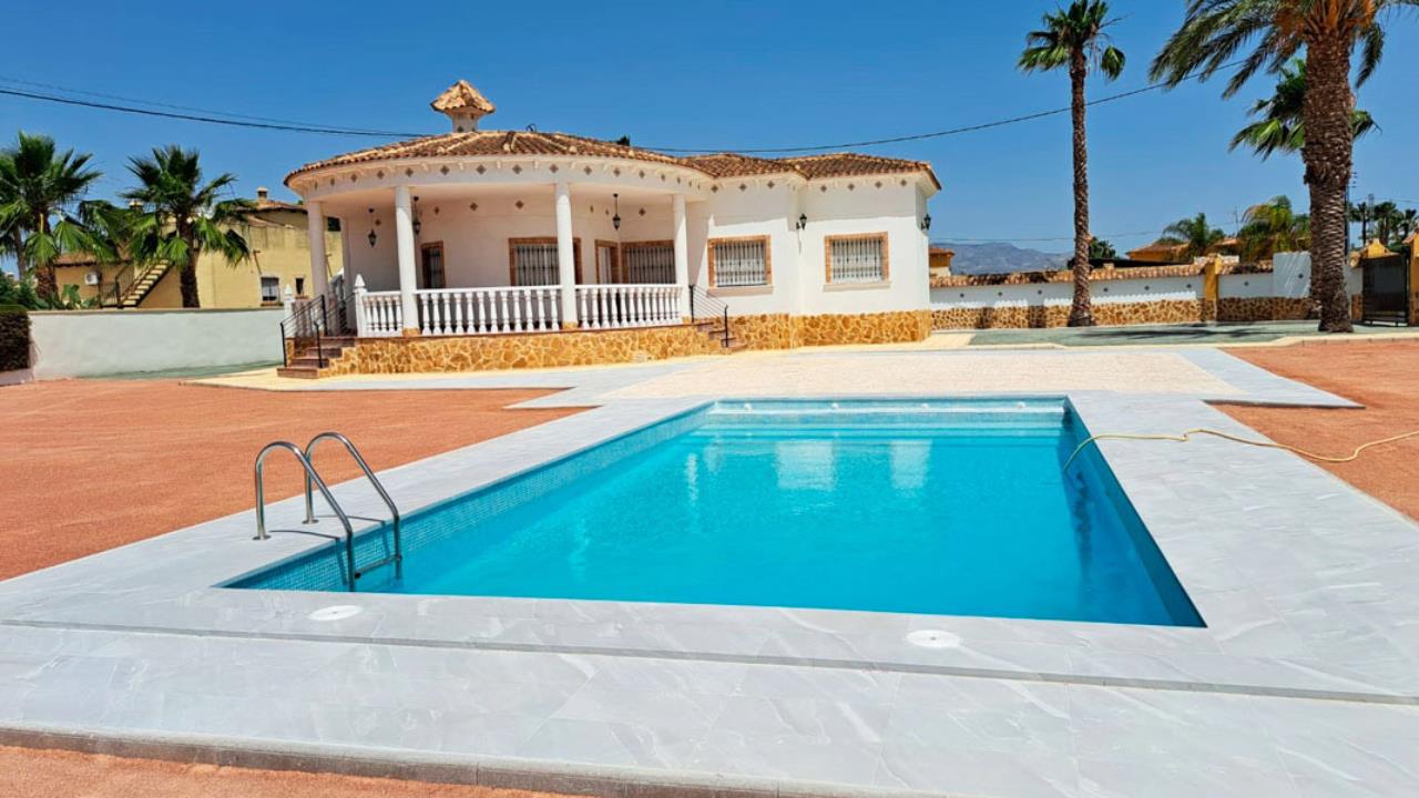 Villa for sale in Alicante 14