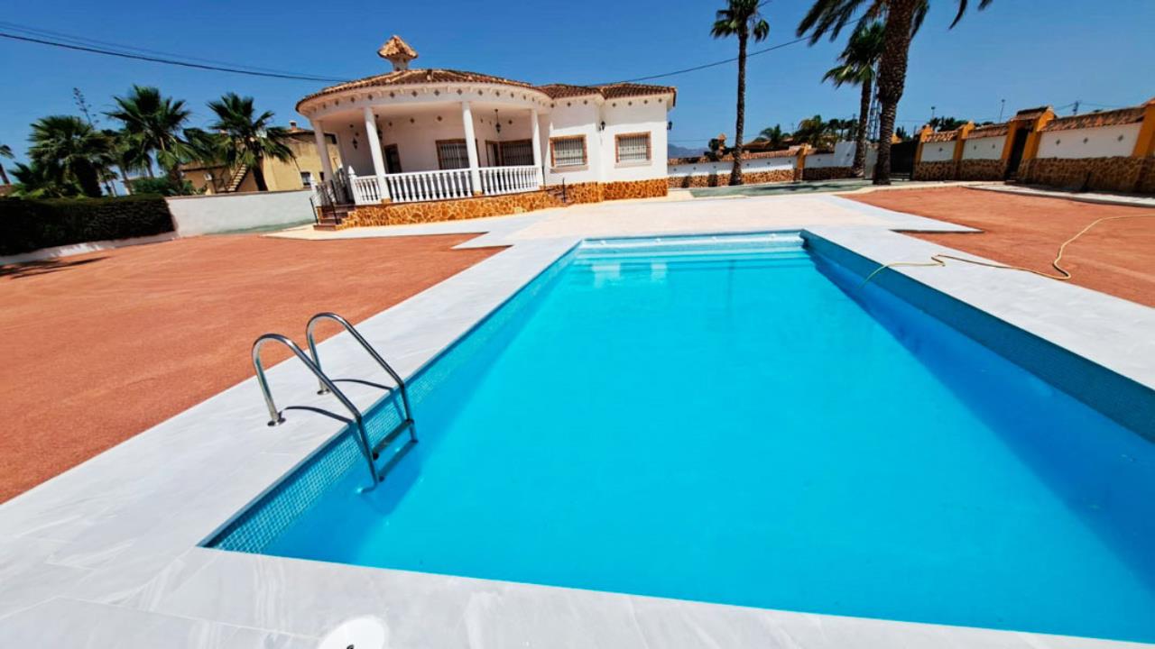 Villa for sale in Alicante 15