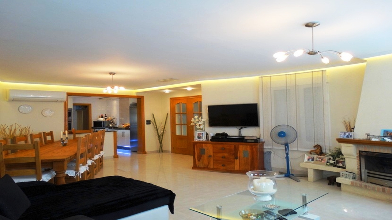 Villa for sale in Alicante 11