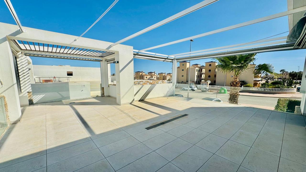 Villa for sale in Alicante 41