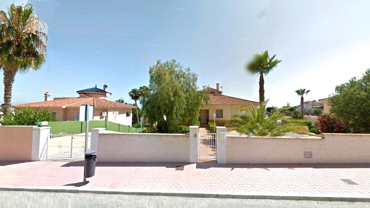 Villa till salu i Alicante 4