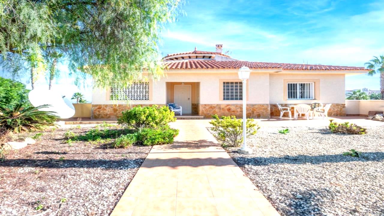 Villa for sale in Alicante 8