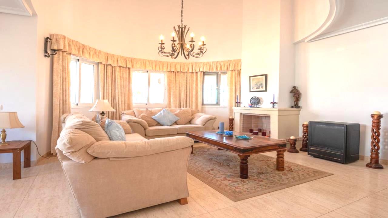 Villa for sale in Alicante 11