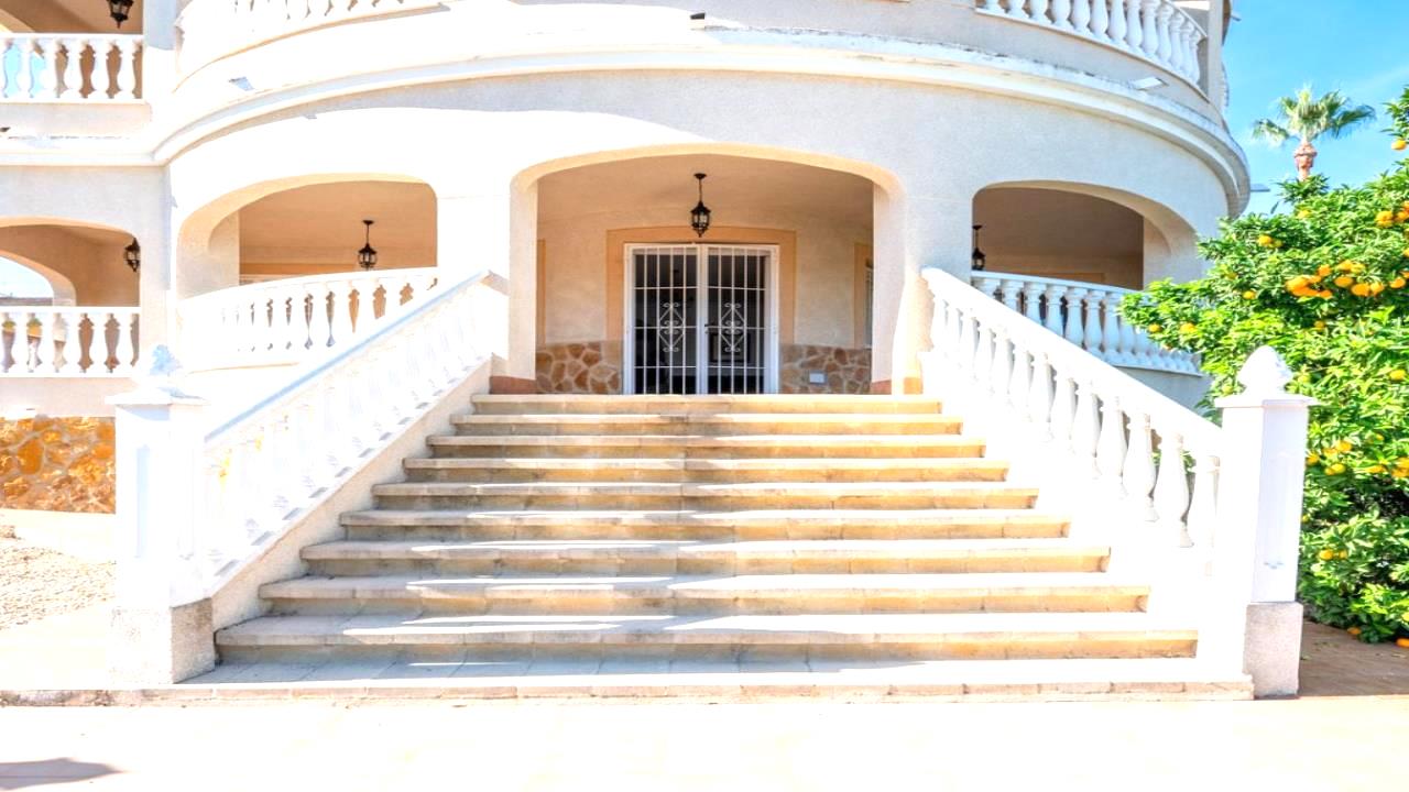 Villa for sale in Alicante 26
