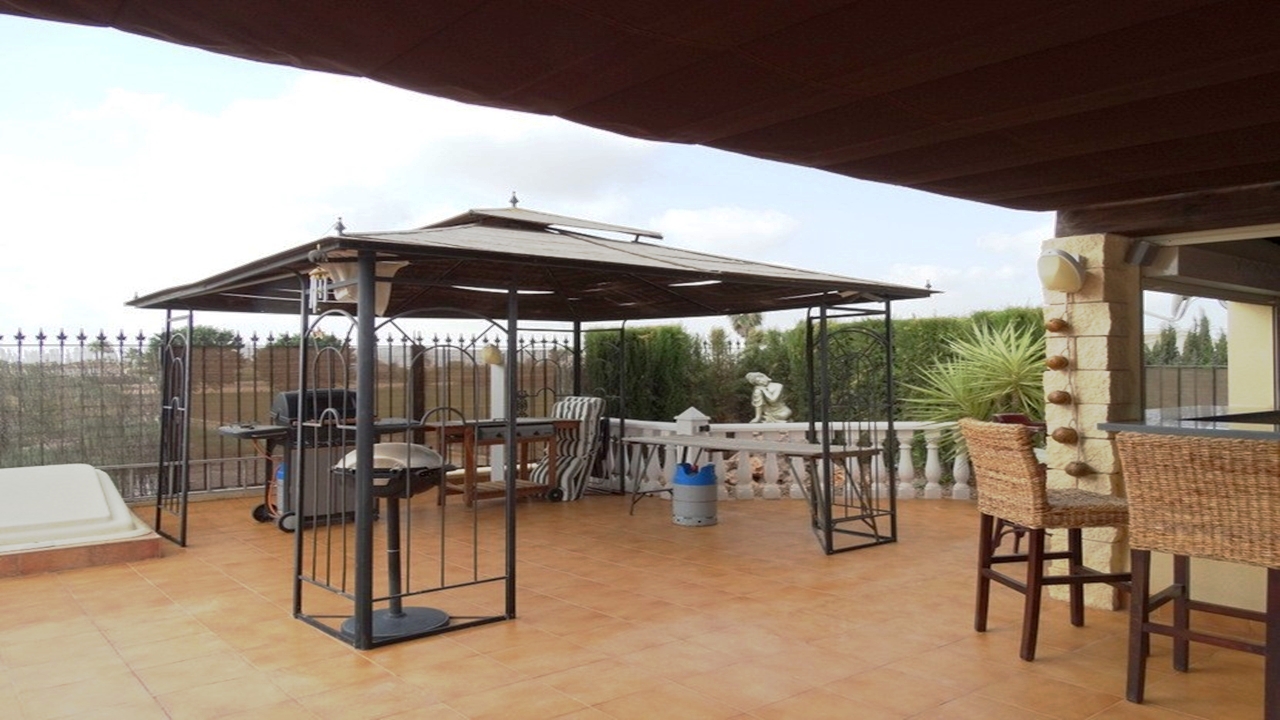 Villa for sale in Alicante 18