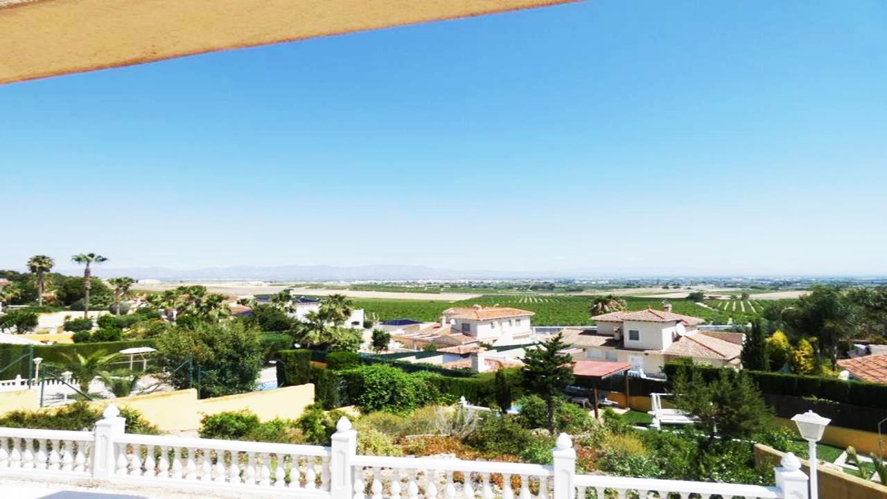 Villa for sale in Alicante 16