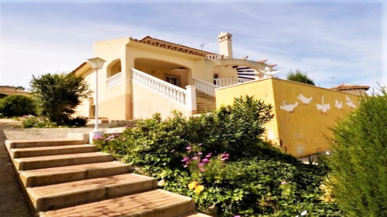 Villa till salu i Alicante 35