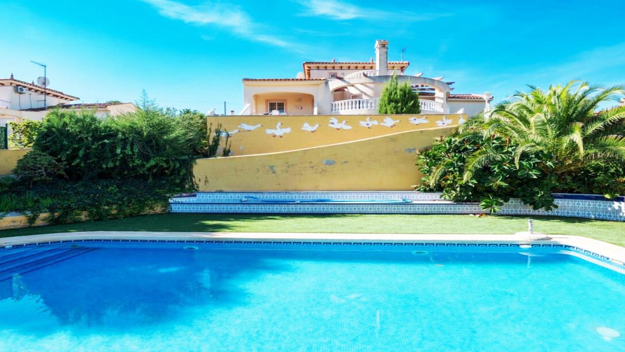 Villa for sale in Alicante 39