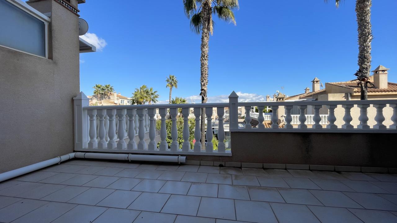 Penthouse for sale in Alicante 16