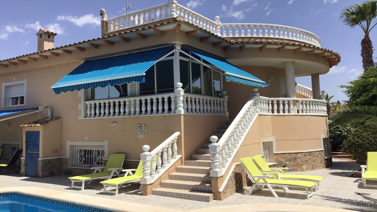 Villa for sale in Alicante 40