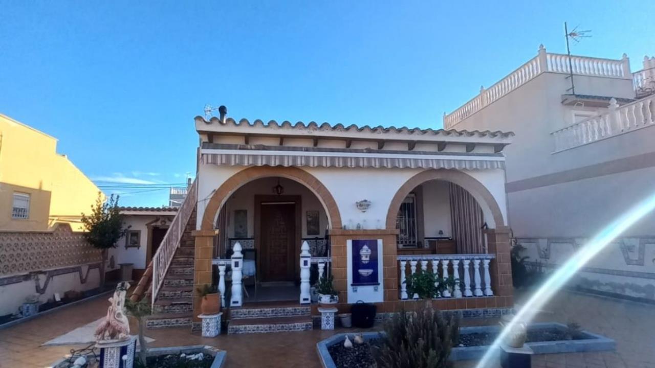 Вилла для продажи в Torrevieja and surroundings 1