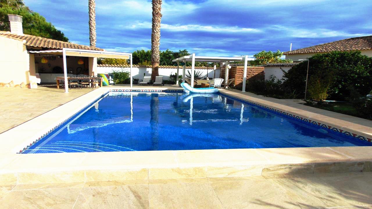 Villa for sale in Alicante 3