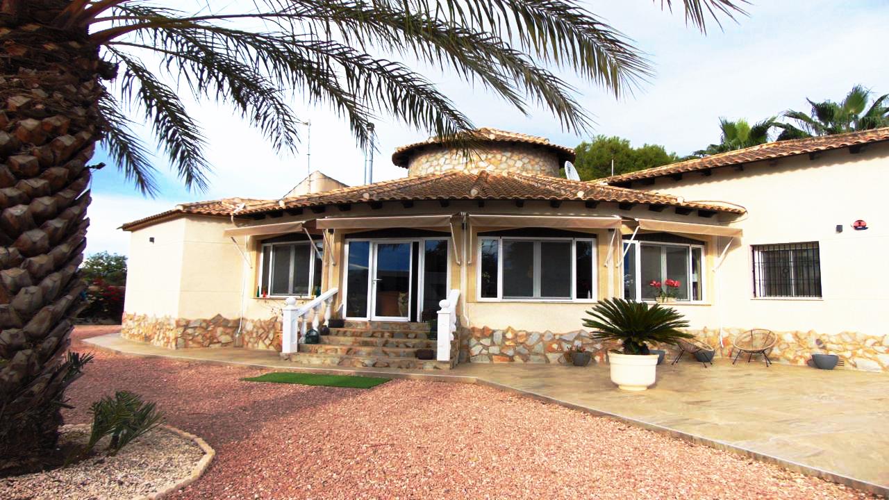 Villa for sale in Alicante 9