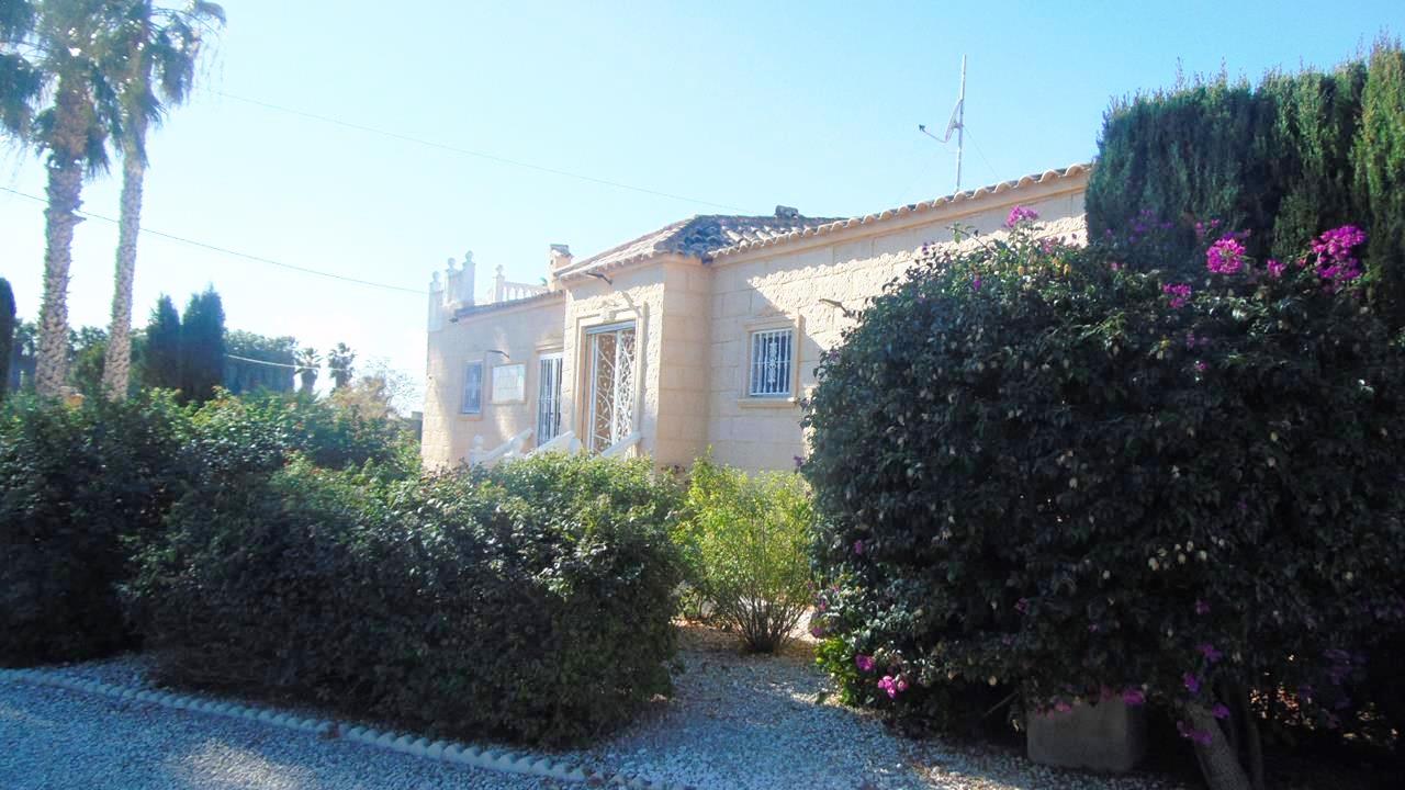 Villa for sale in Alicante 3