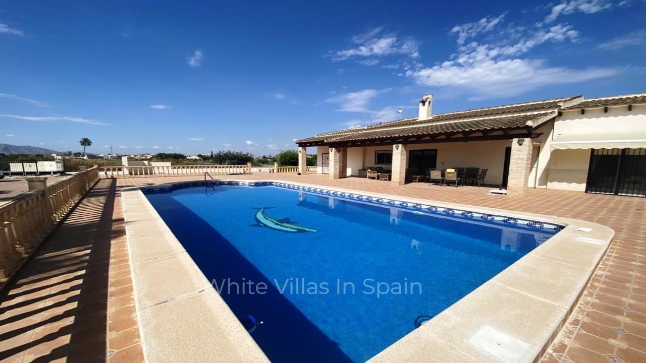 Villa for sale in Alicante 11