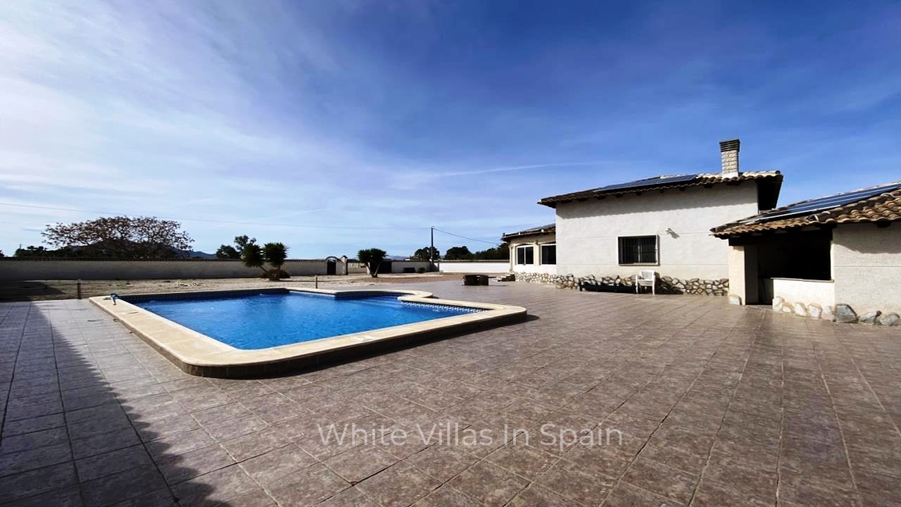 Villa for sale in Alicante 10