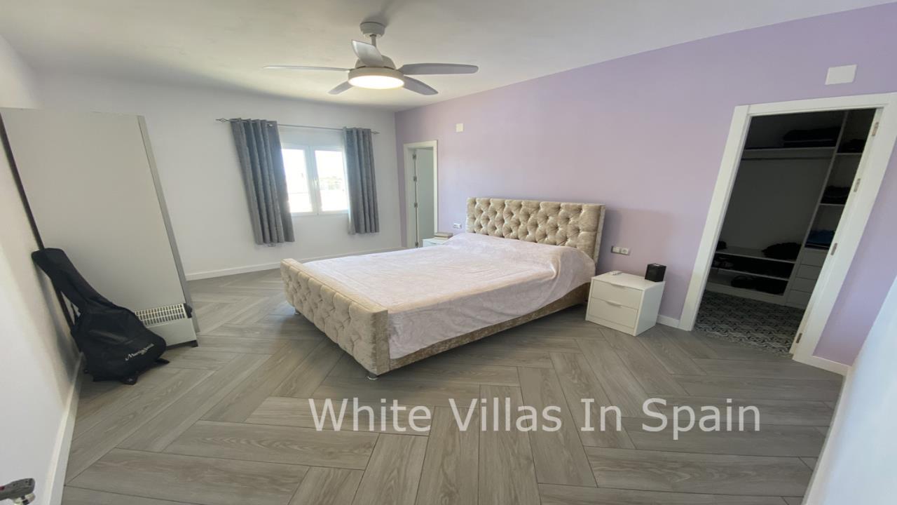 Villa for sale in Alicante 22