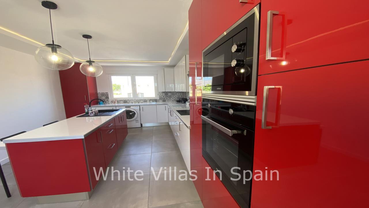 Villa for sale in Alicante 19