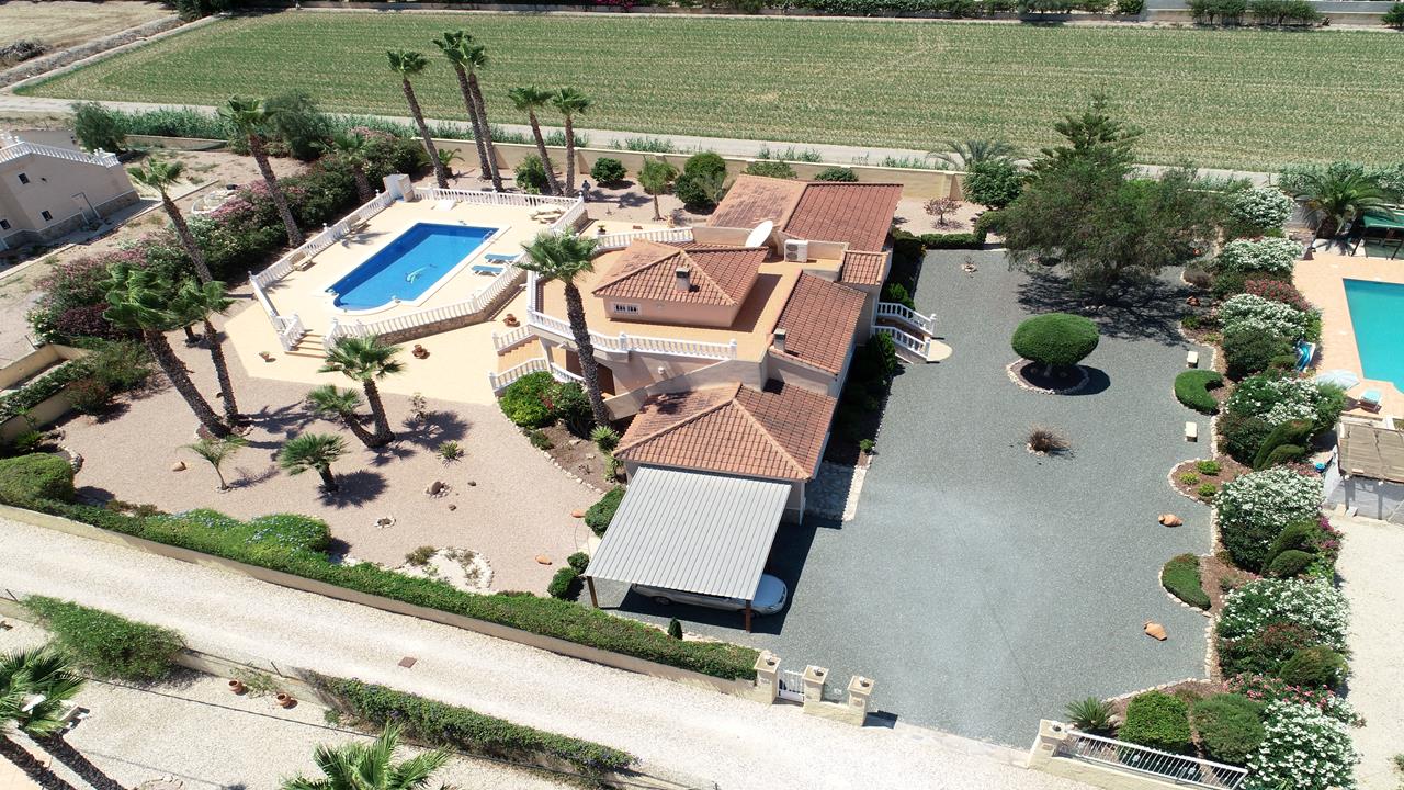 Villa for sale in Alicante 4