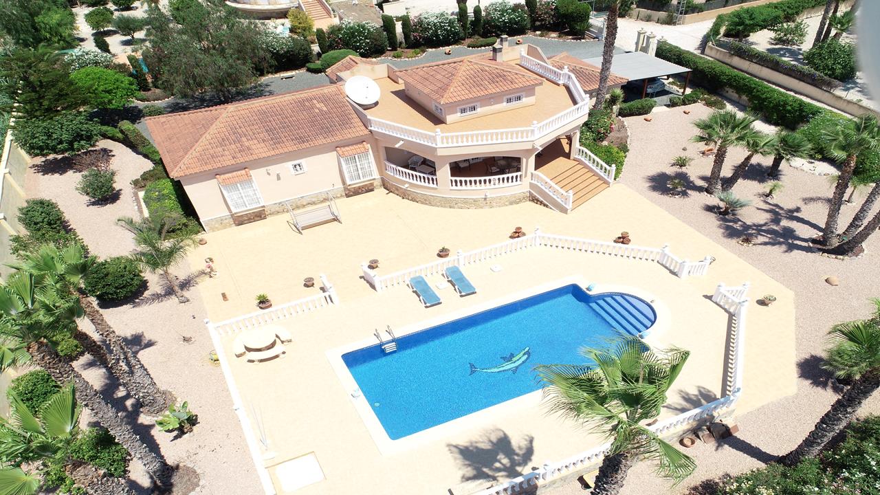 Villa for sale in Alicante 2