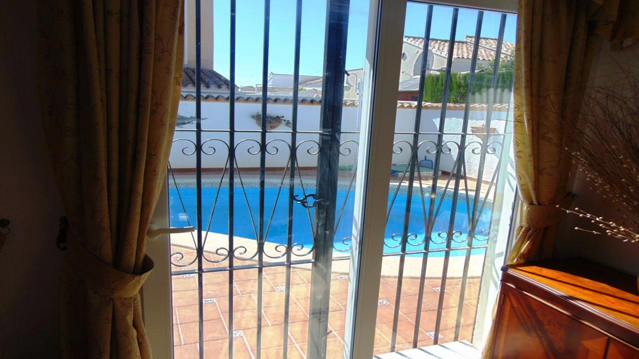 Villa te koop in Alicante 24