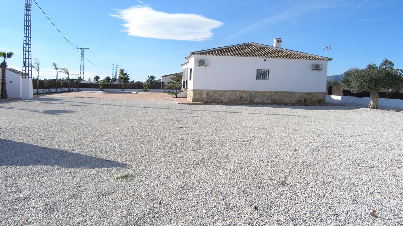 Villa for sale in Alicante 11