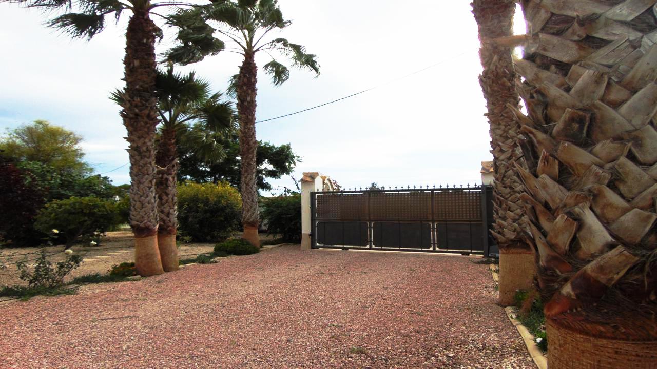 Villa for sale in Alicante 3