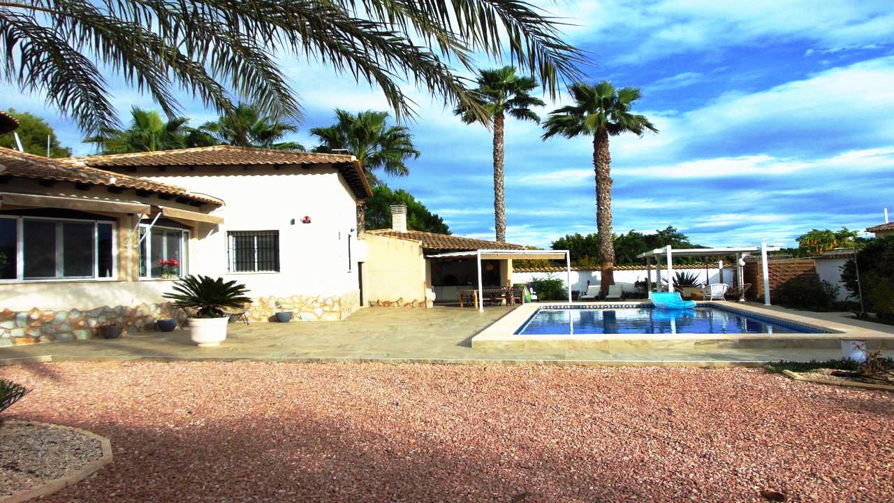 Villa for sale in Alicante 8