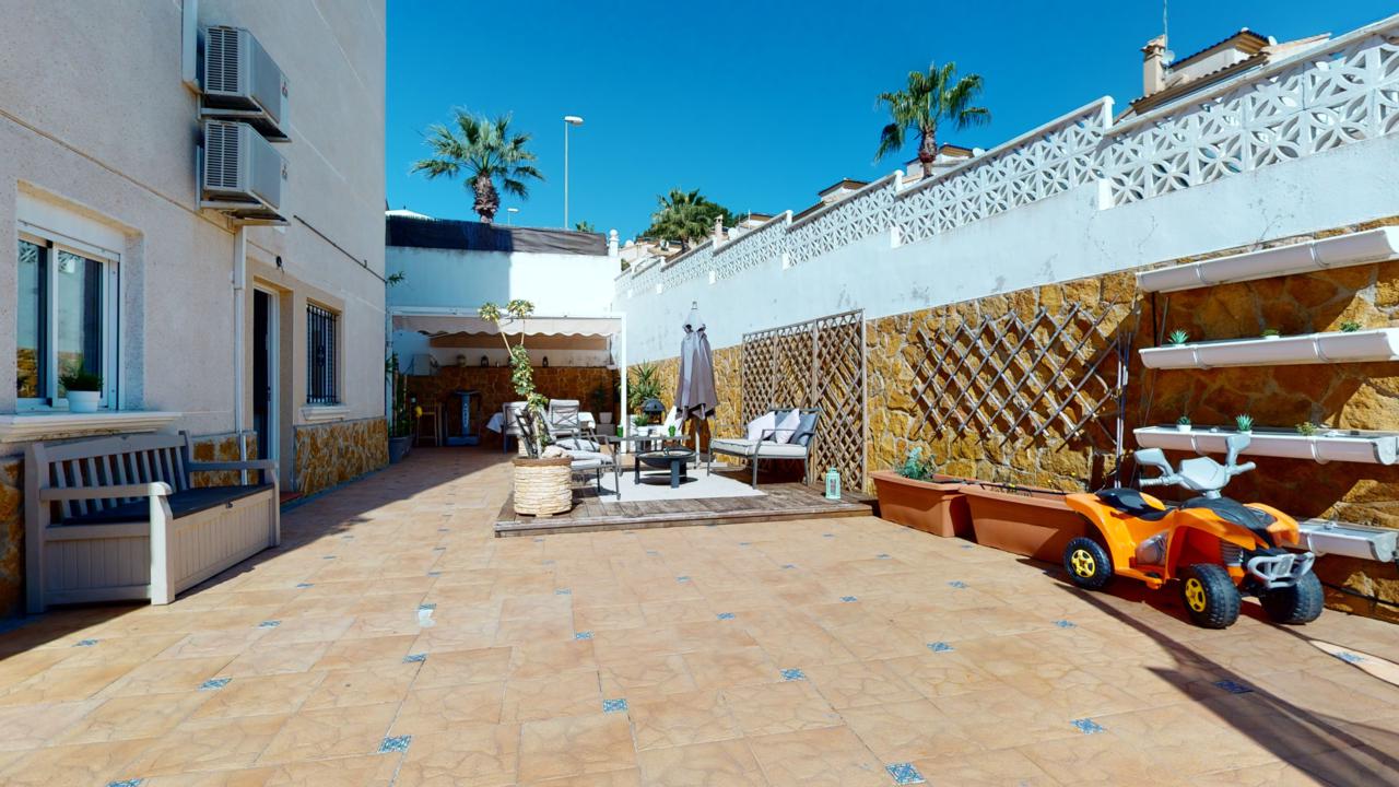 Villa for sale in Alicante 20