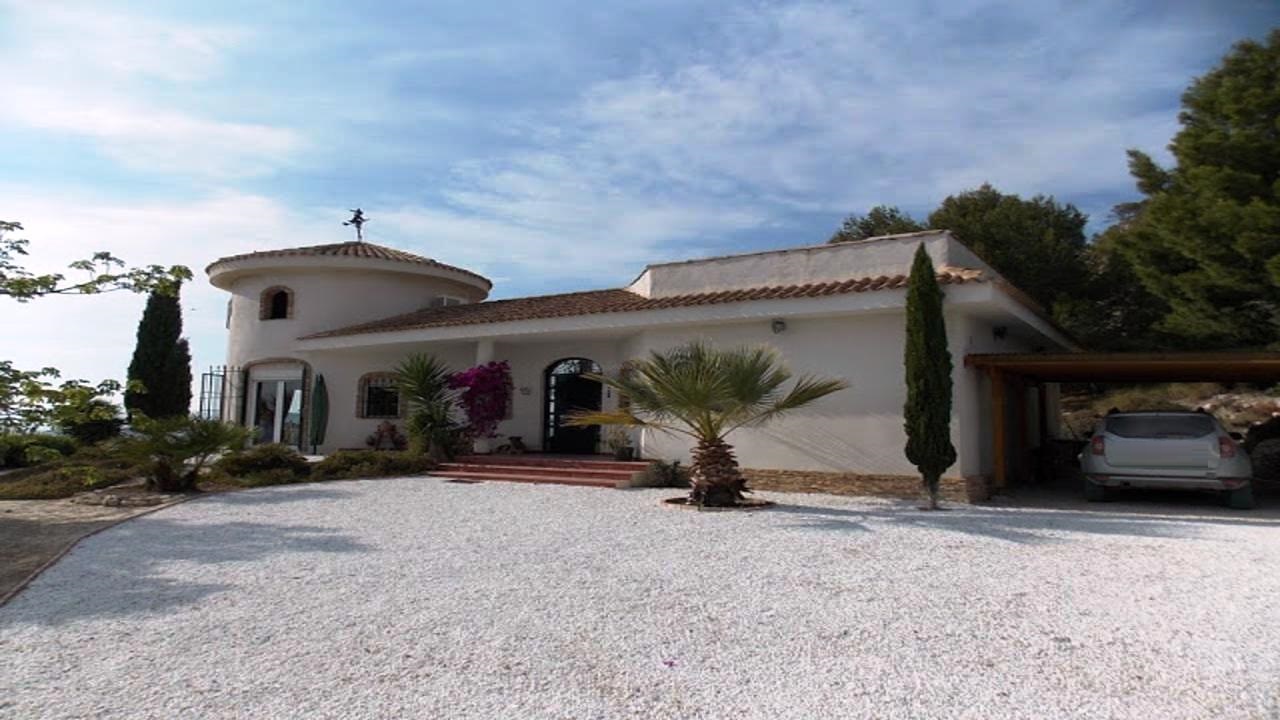 Villa te koop in Alicante 3