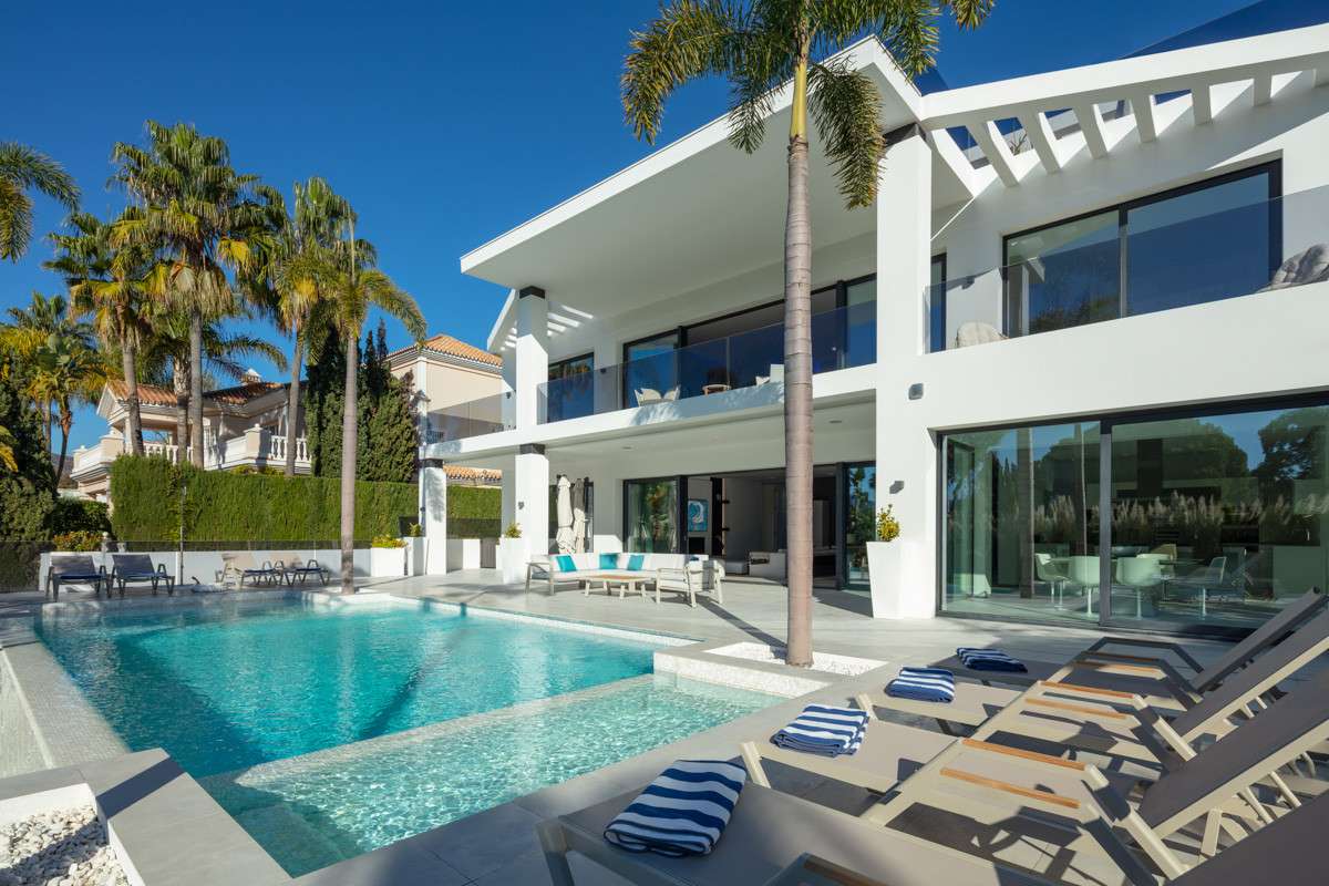 Villa for sale in Marbella - San Pedro and Guadalmina 1