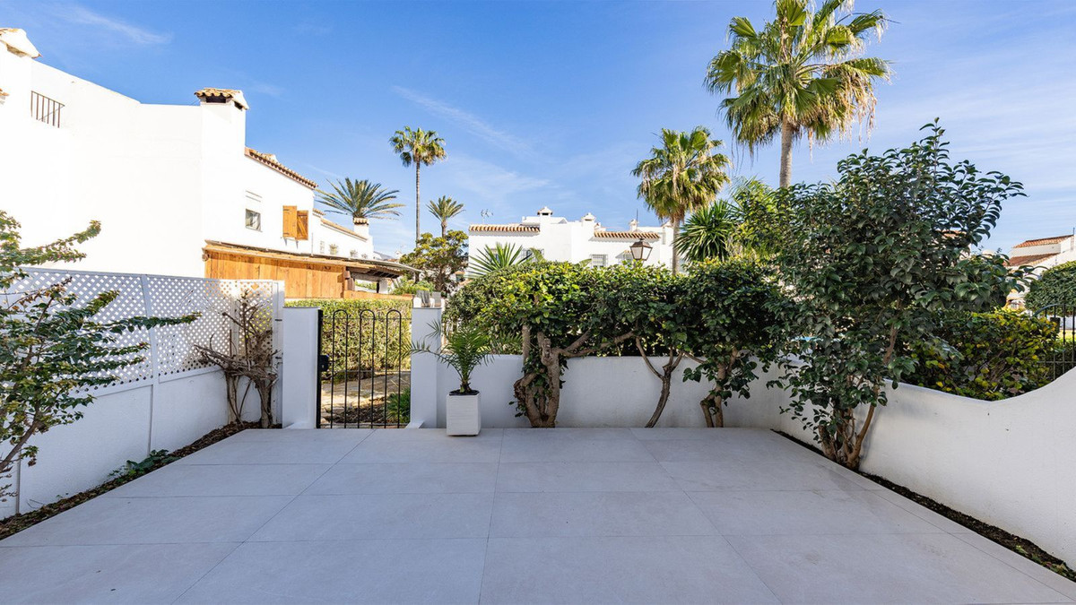 Townhouse te koop in Casares 10