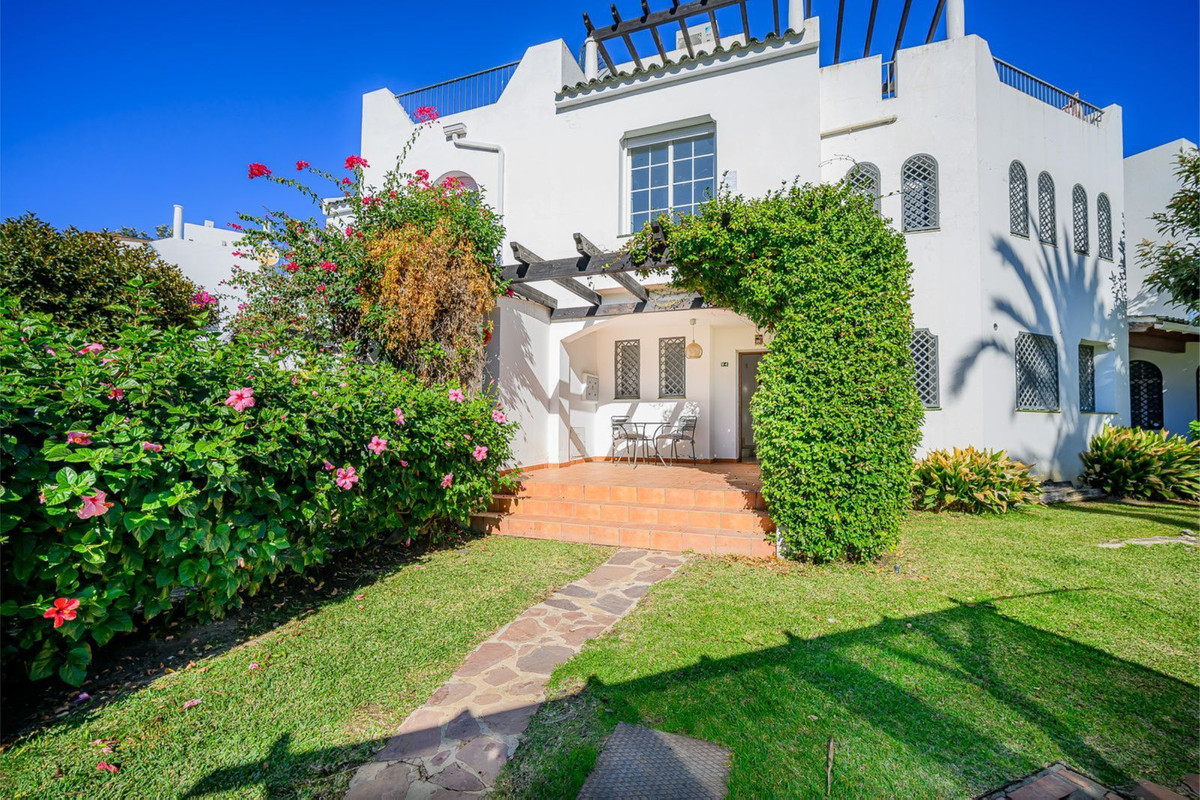 Property Image 604873-nueva-andalucia-townhouses-3-3