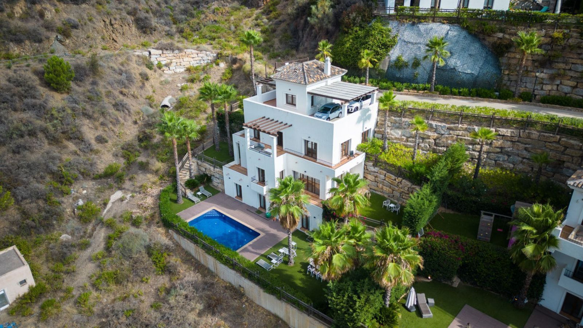 Villa for sale in Benahavís 2