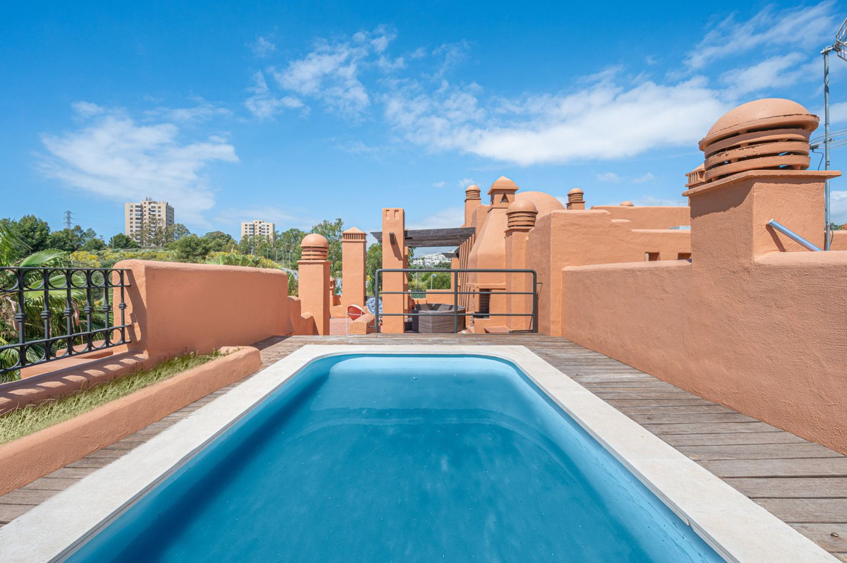 Penthouse for sale in Marbella - Nueva Andalucía 2