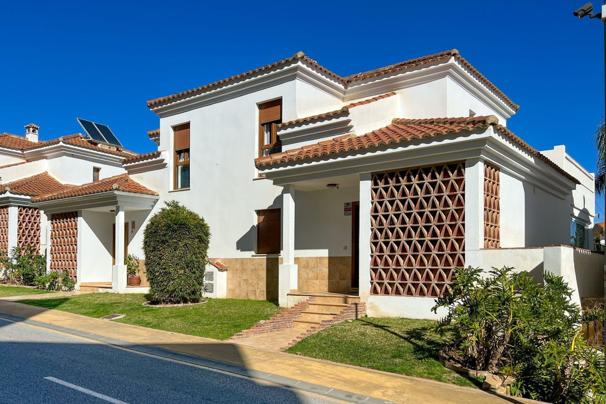 Villa te koop in Benalmádena 3