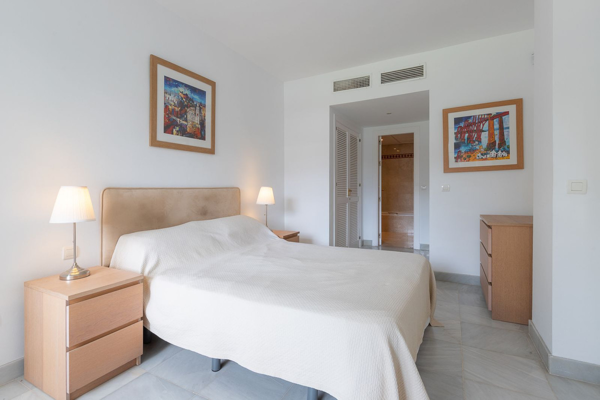 Apartment for sale in Benahavís 9