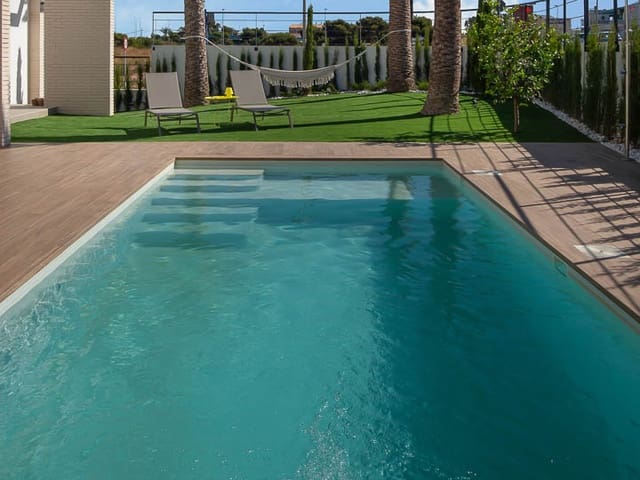 Villa for sale in Alicante 25